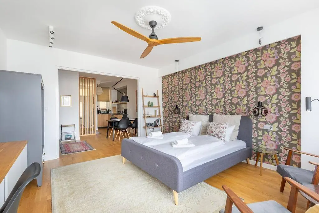 Cozy&Stylish At The Eastern Railway St. W Balcony Daire Budapeşte 0*,